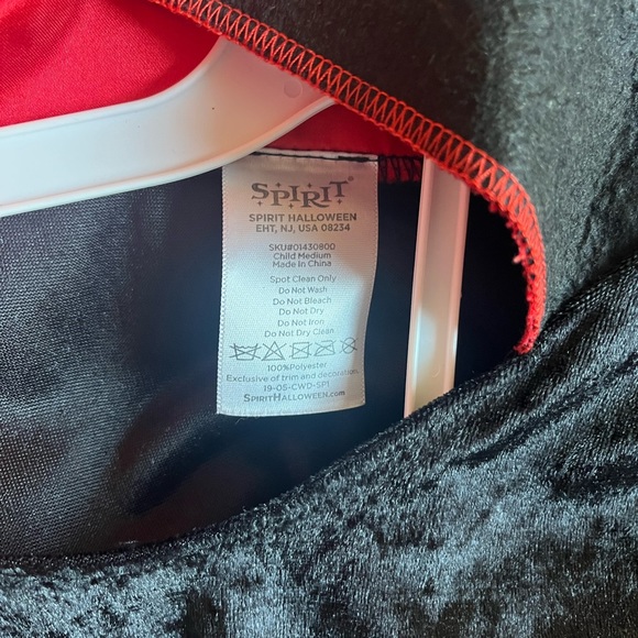 Vampire Costume Spirit Halloween - Picture 3 of 3